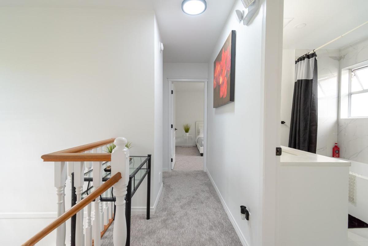 Spacious & Modern By The Beach White Rock Exteriör bild