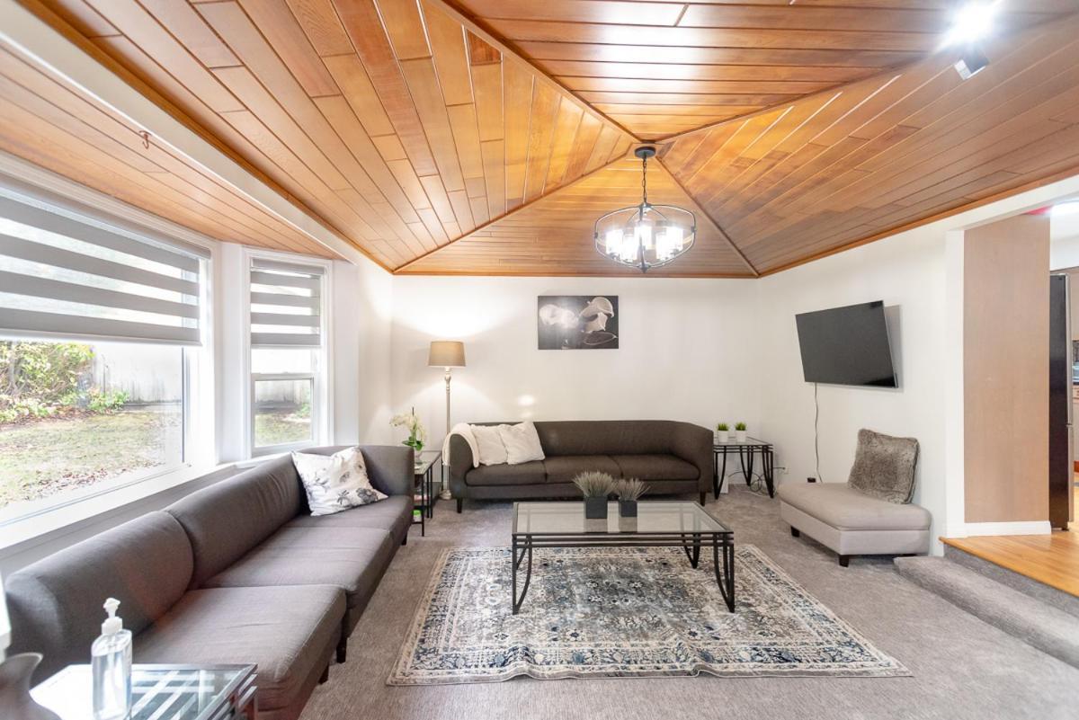 Spacious & Modern By The Beach White Rock Exteriör bild