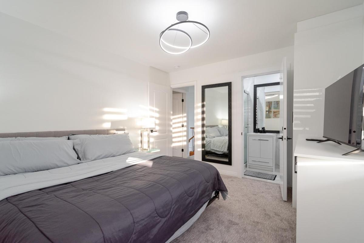Spacious & Modern By The Beach White Rock Exteriör bild